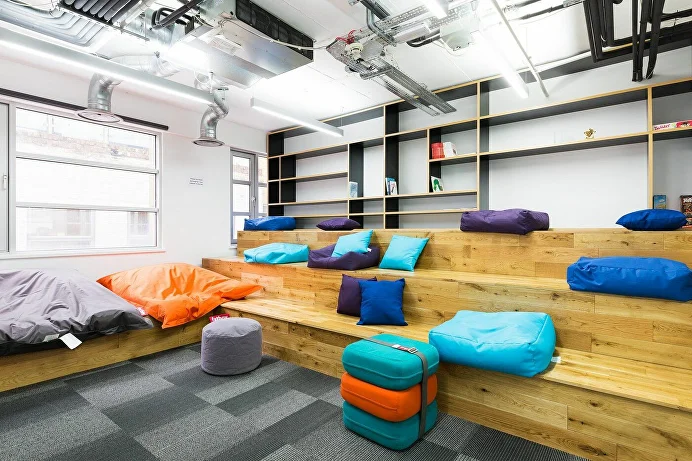 Flexible coworking services and private work areas at DeskNest Cowork